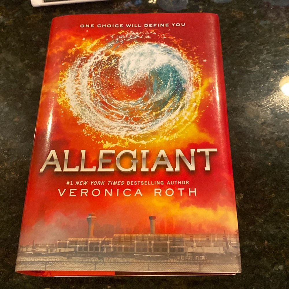NWT “Allegiant,” Hardcover w/Dust Jacket, by Veronica Roth